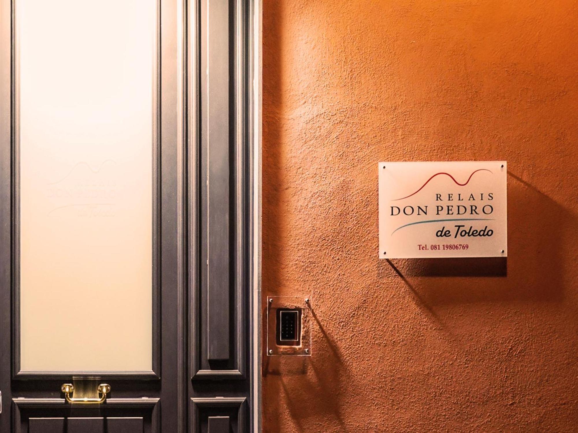 Relais Don Pedro De Toledo Hotel Наполи Екстериор снимка
