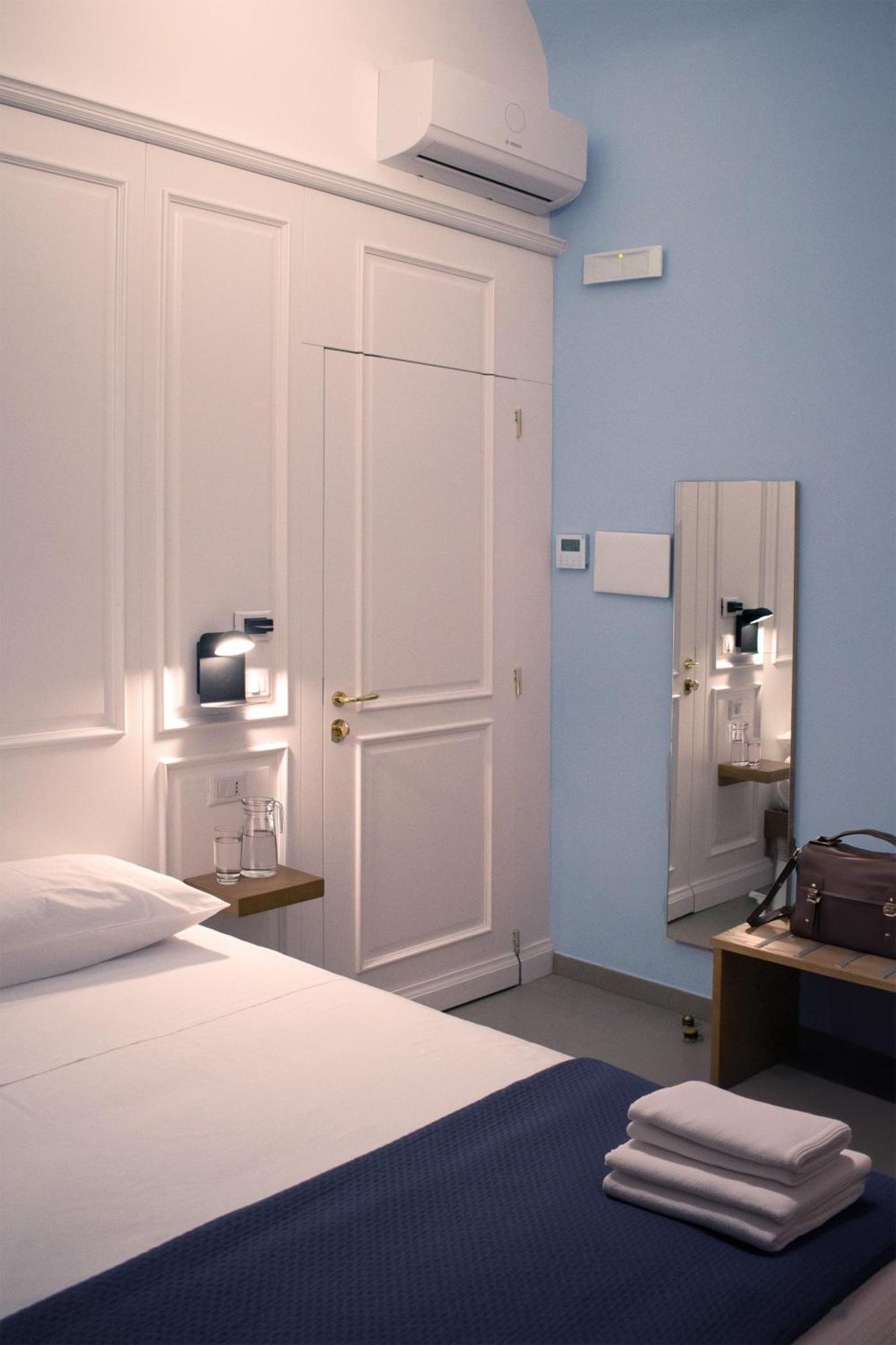 Relais Don Pedro De Toledo Hotel Наполи Екстериор снимка